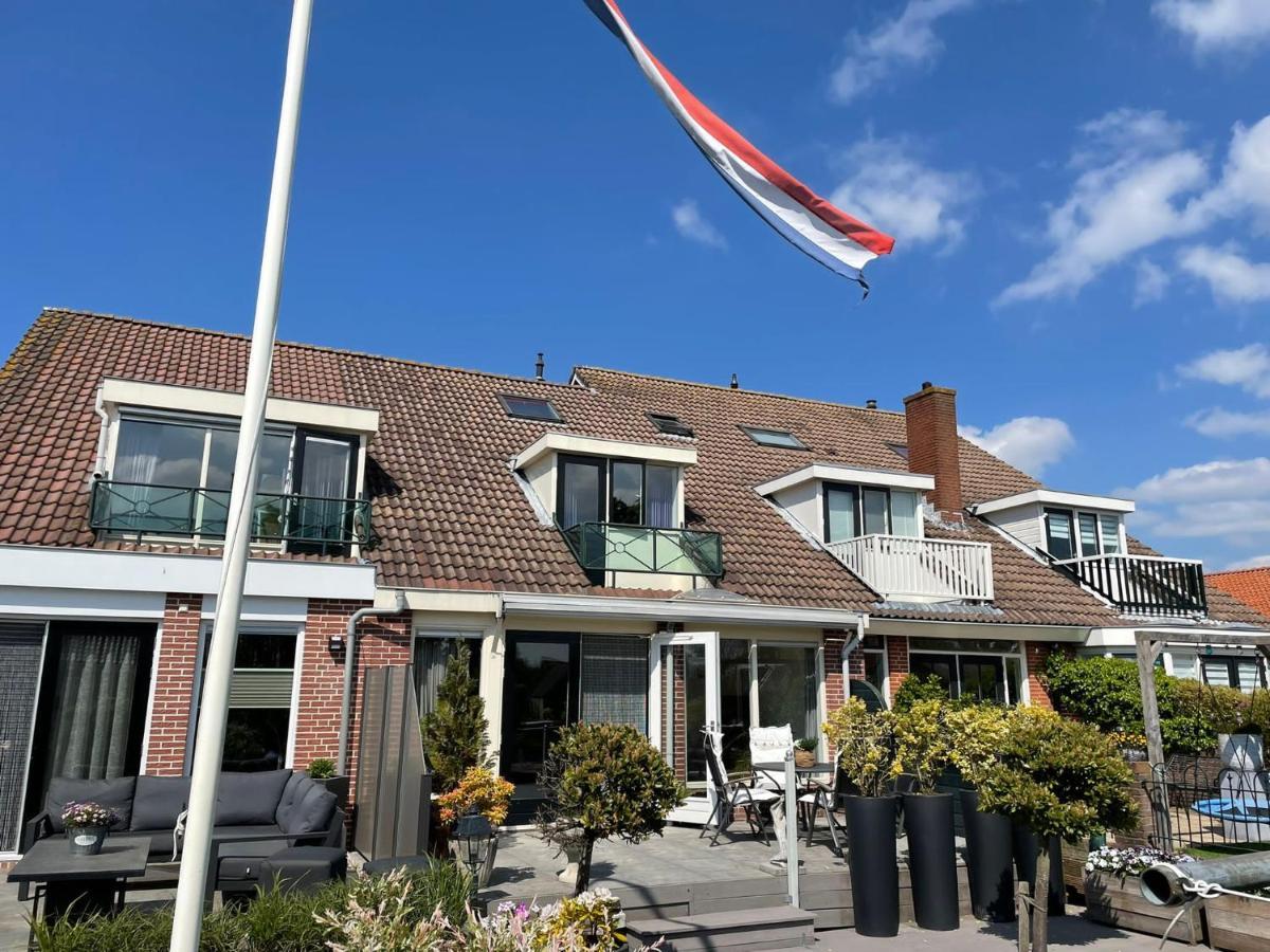 Guesthouse Bednboot Met Terras Aan Het Water Rijpwetering Ngoại thất bức ảnh
